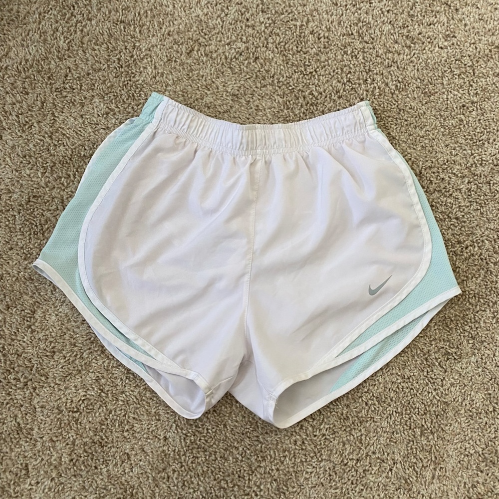 Nike Tempo Shorts - White - Small